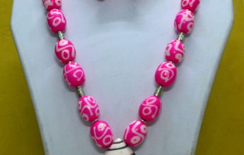 A-necklace-and-earrings-165614-pixahive A-necklace-and-earrings-165614-pixahive